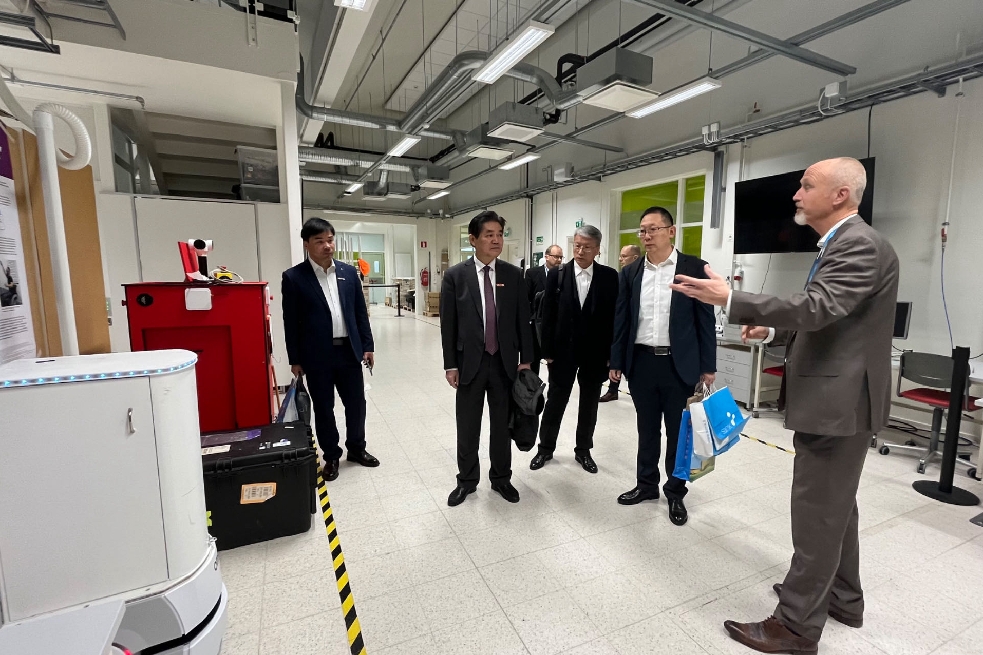 JSUT President Leading a Delegation Visits Germany and Finland